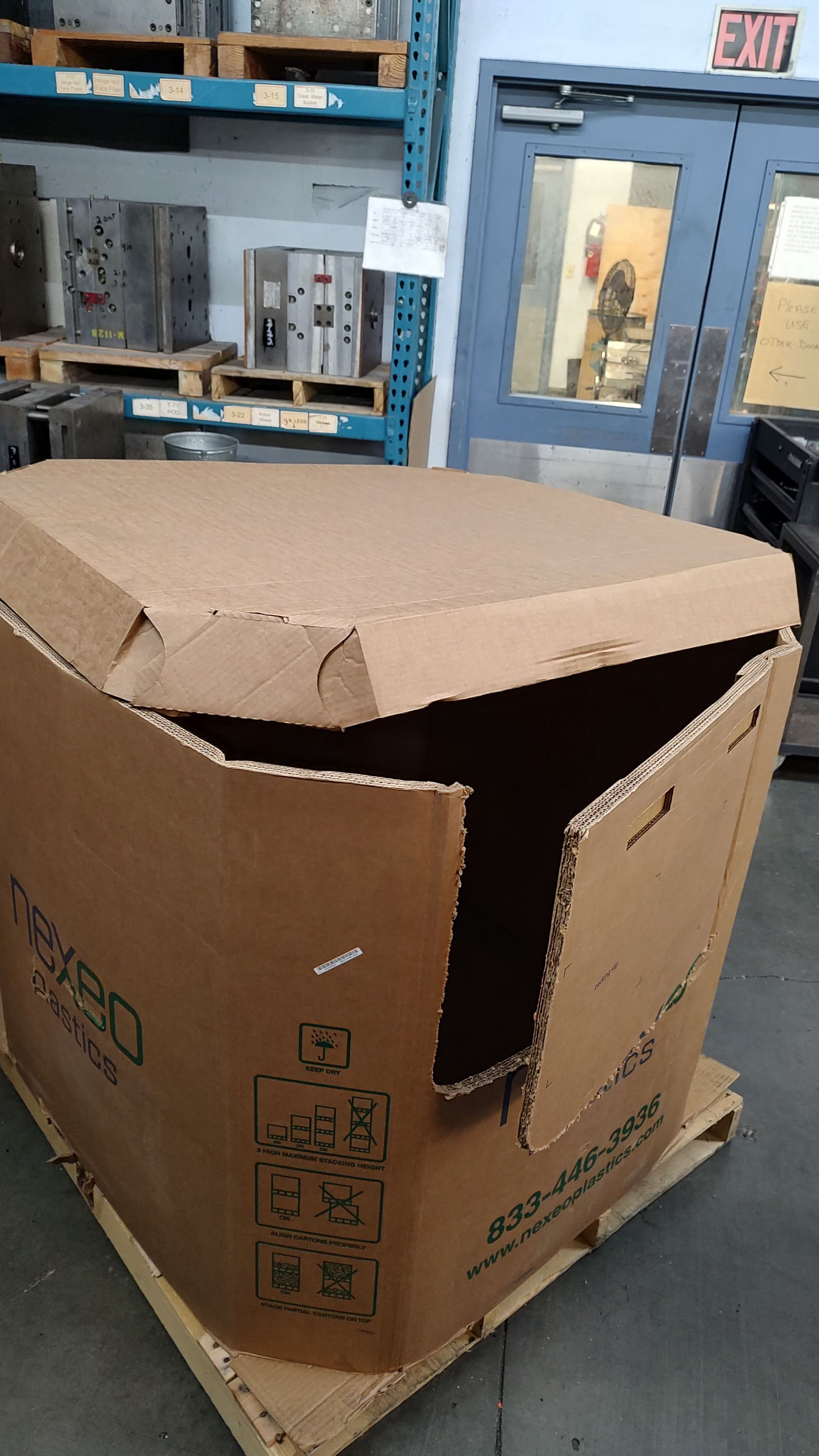 48 x 40 x 40 Gaylord Boxes with Cutouts - Vancouver, WA 98682