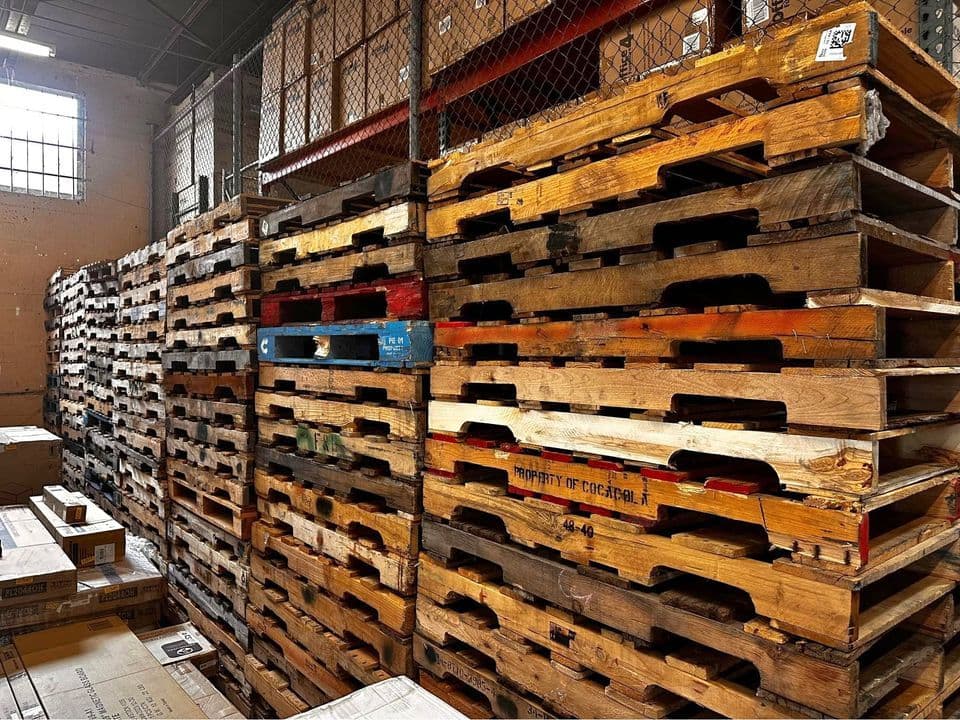 40 X 48 Used 4-way Stringer Pallet - Pico Rivera, CA 90660