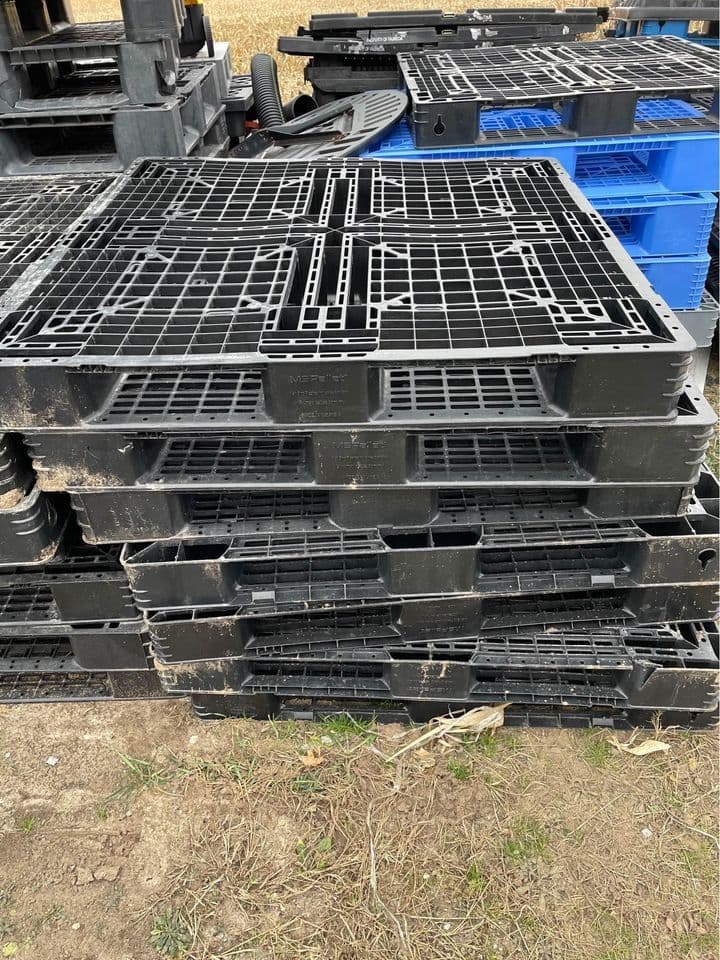 Used 42" x 42" Euro Plastic Pallets - East Lansing MI 48823