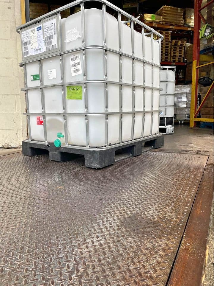 Used 275 Gallon (1000L) IBC Totes - Schaumburg IL 60193