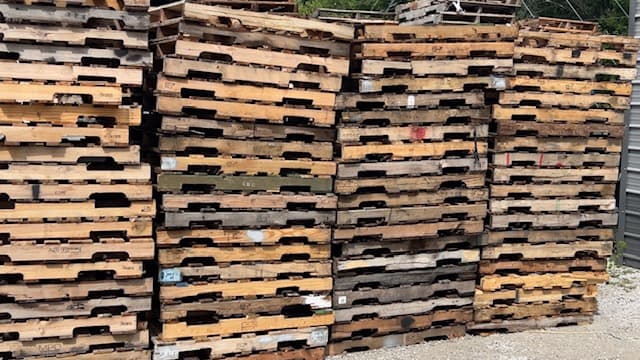 Grade B 48x40x6 Pallets - Ames, IA 50010