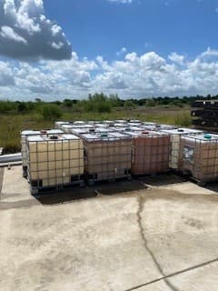 Dirty 275-Gallon IBC Totes - Sealy, TX 77474