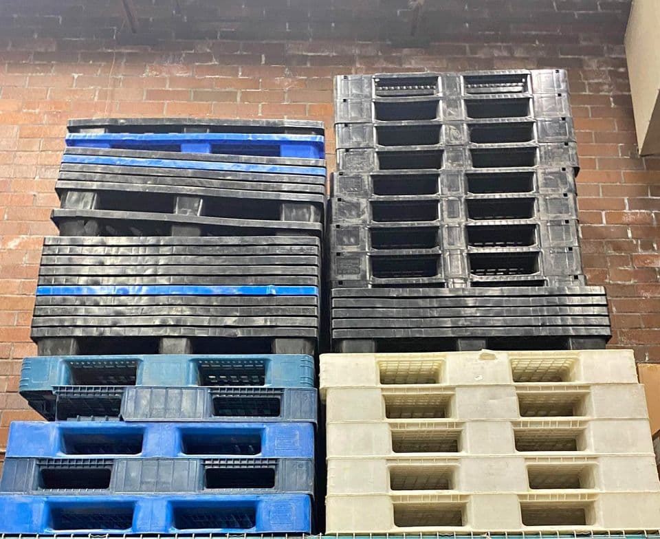 48 × 40 Rackable Plastic Pallets - Aurora CO 80013