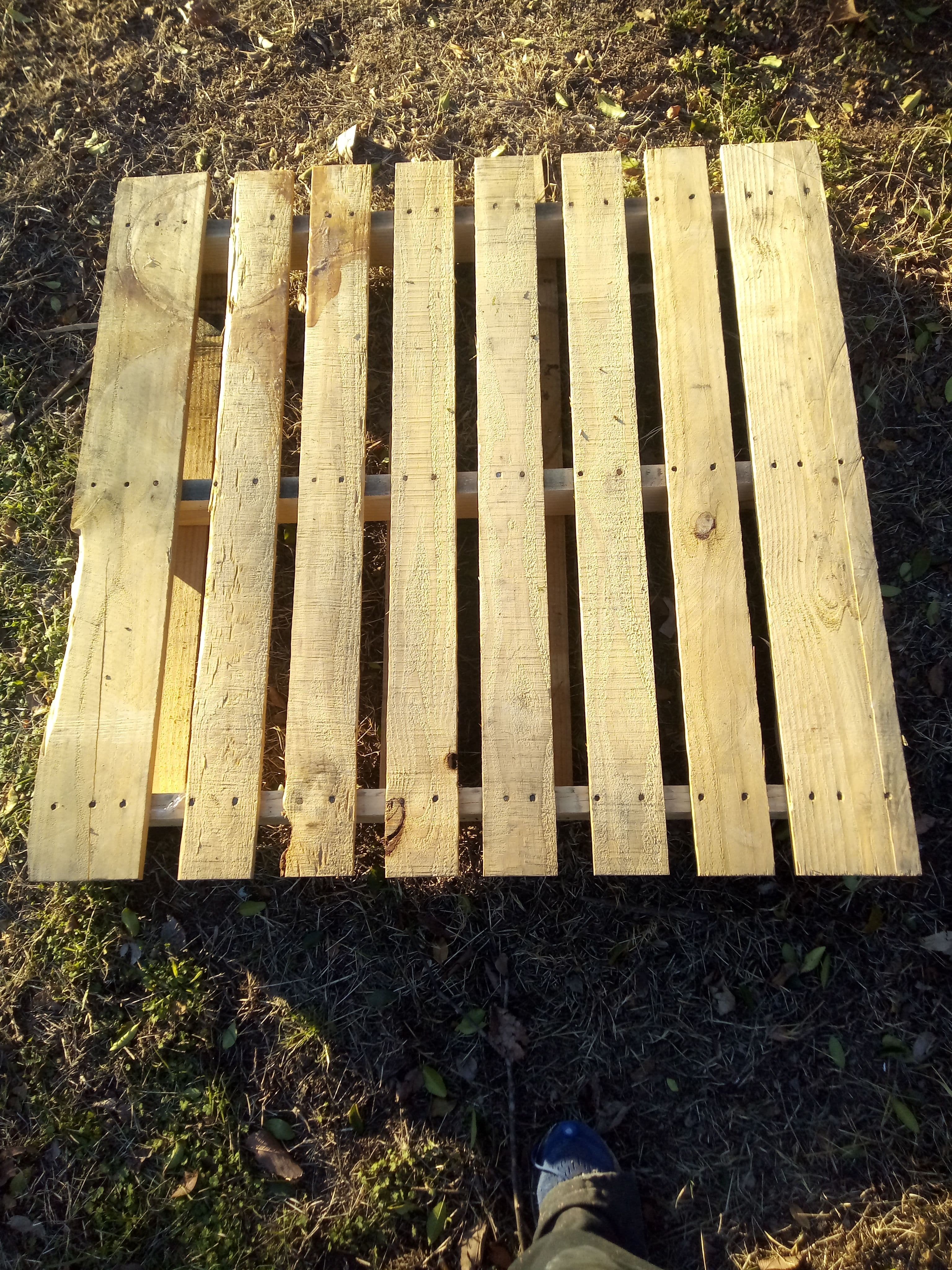 Small Custom Sized 22 x 22 Wooden Pallets - Detroit MI 48228