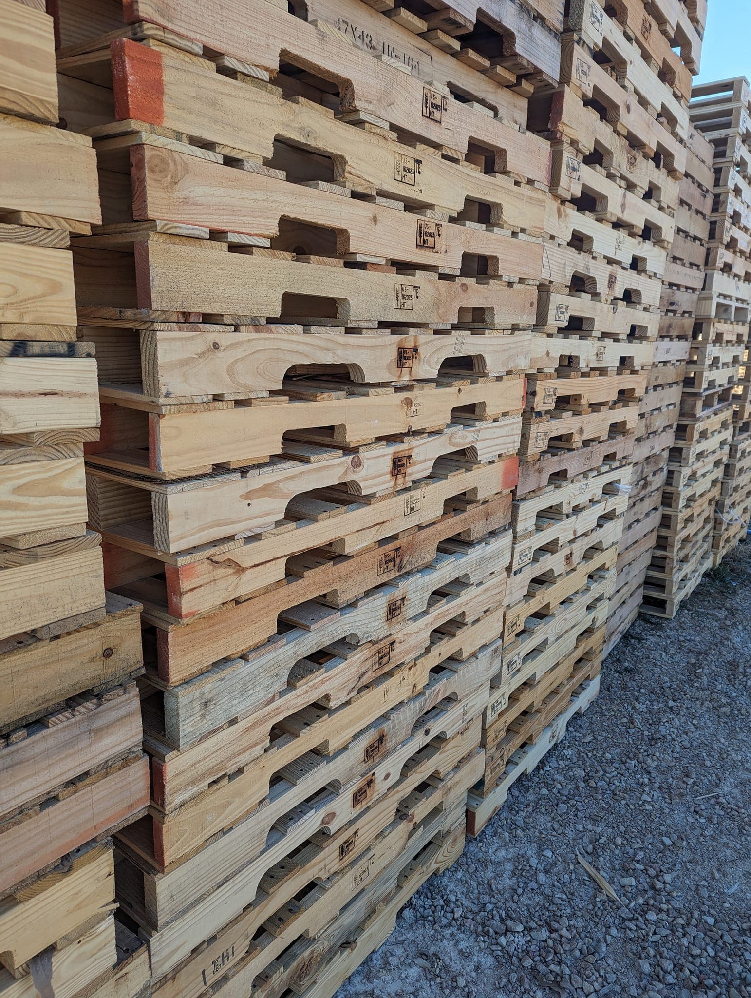 A Grade (#1) 48 x 40 Stringer Pallets - Palisades Park NJ 07650
