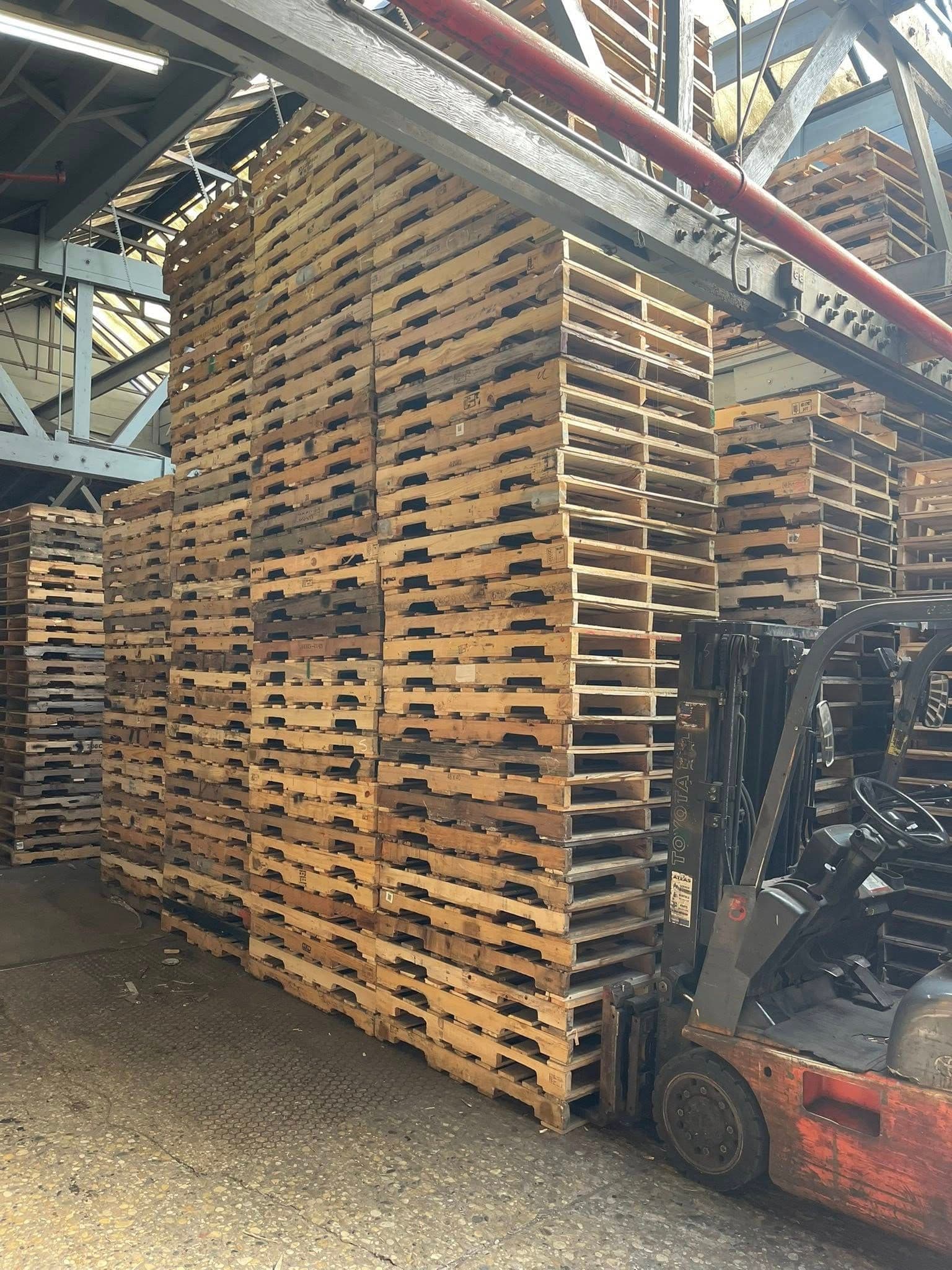 GMA Grade A 48" x 40" Stringer 4-way Entry Pallets -  Brownsville TX 78521