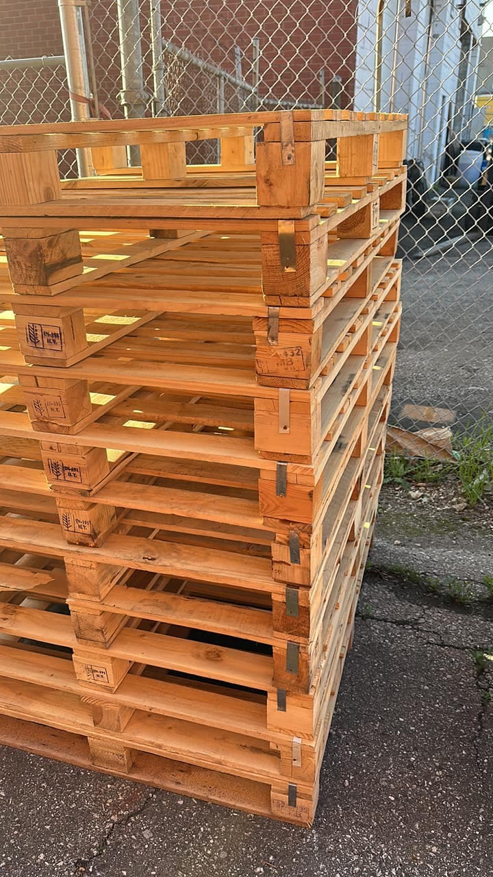 48 X 40 Grade B Pallets 4-way Stringer - Montebello, CA 90640