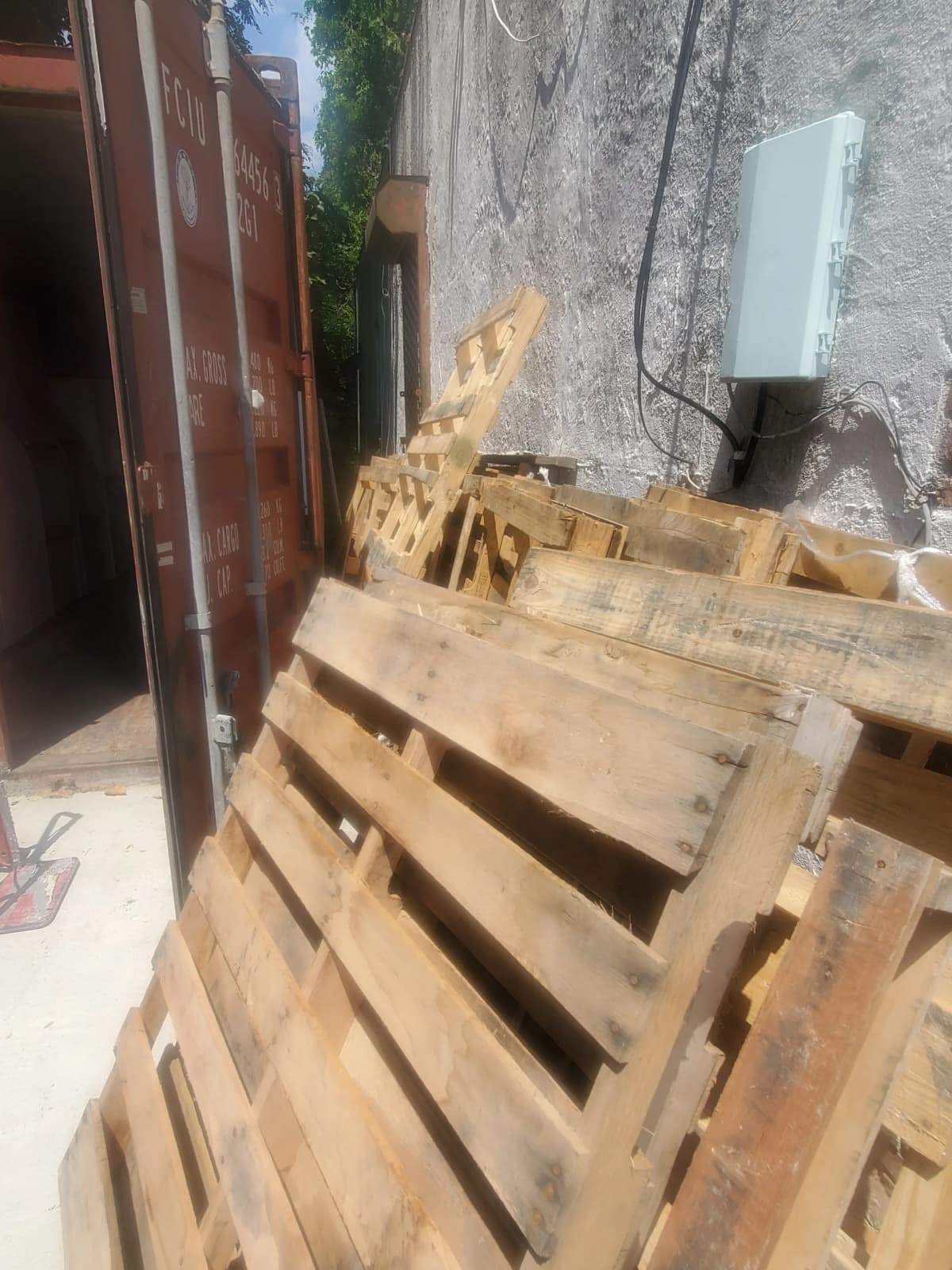 Grade B 48x40x6 Pallets - Great Neck, NY 11021