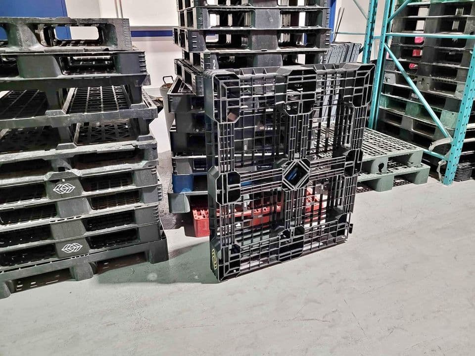 48 × 40 Used CBA Plastic Pallets - Sioux City IA 51103