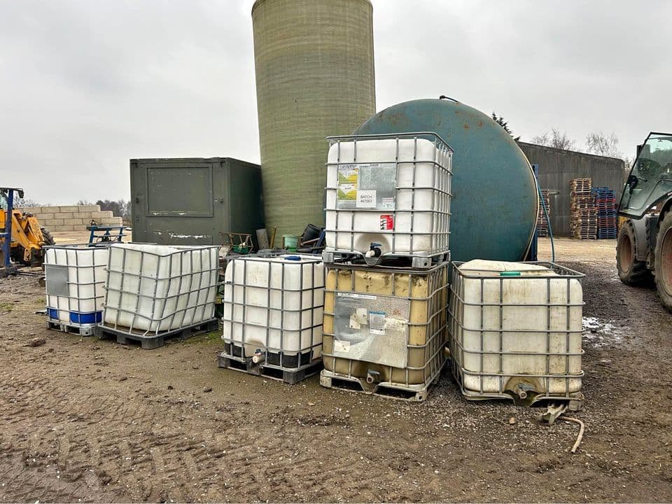 Damaged 275 Gallon IBC Totes - Issaquah WA 98027