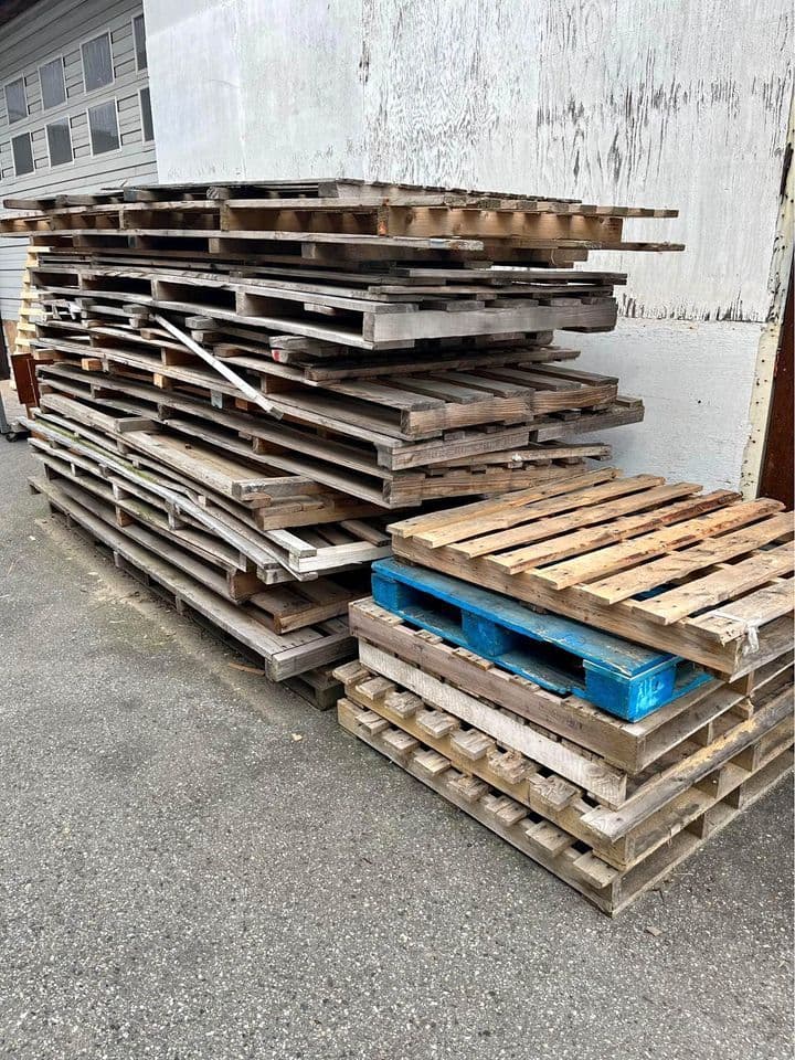 45 x 45 Used 2-Way Stringer Pallets - Jersey City NJ 07302
