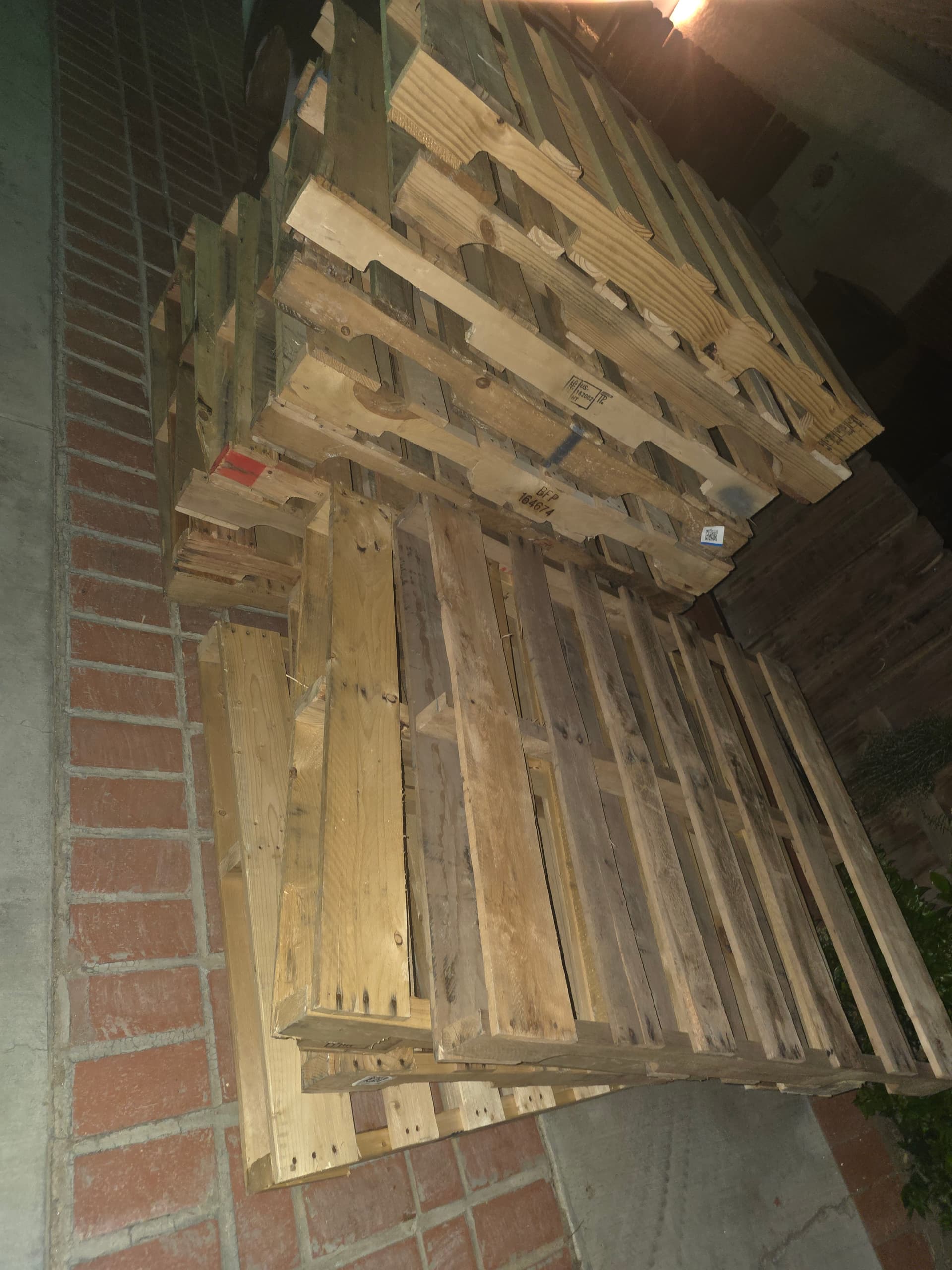 Grade B 48x48x6 Pallets - Victorville, CA 92392