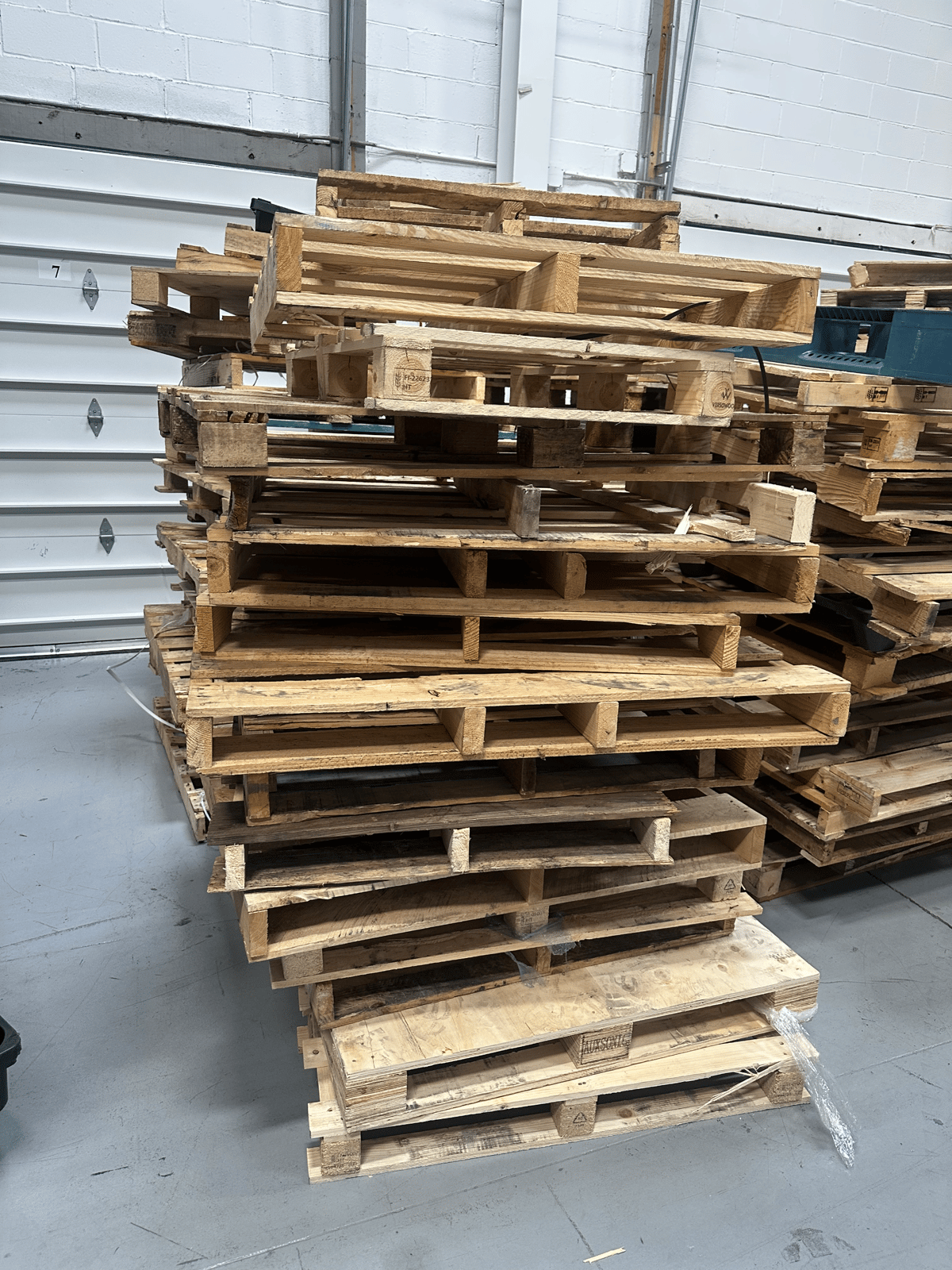 Combo 48x40x6 2 Way Block Mixed Hardwood Pallets - Caldwell, NJ 07006