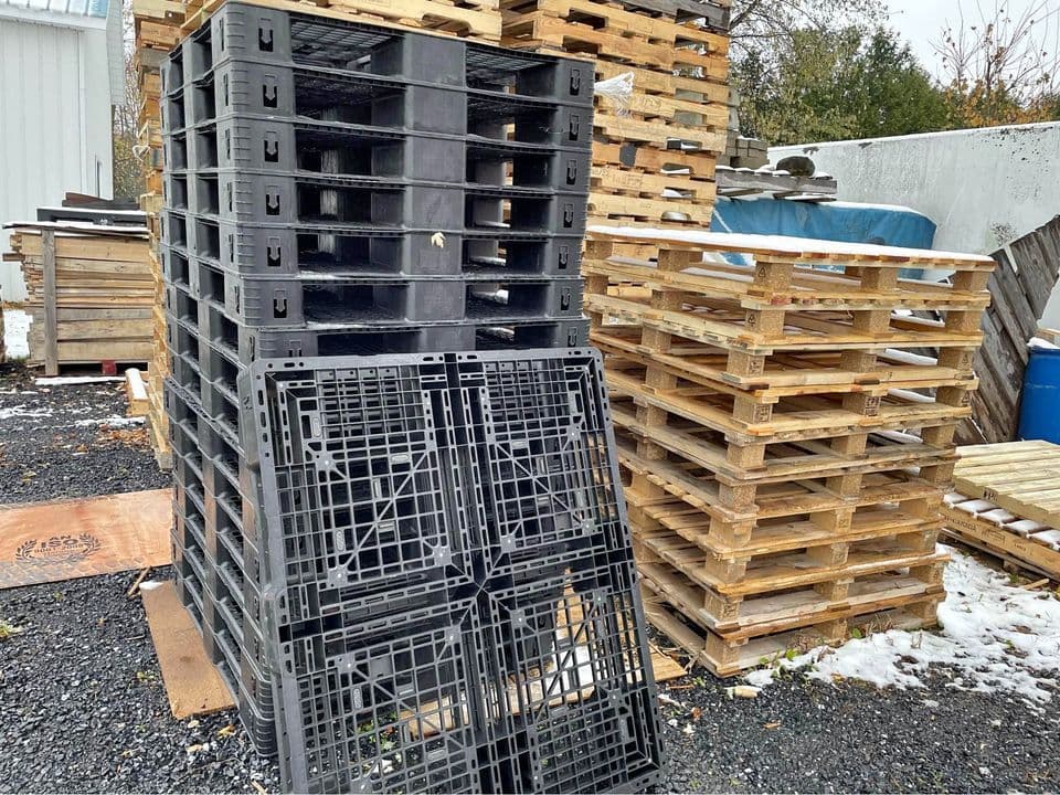 New 40 X 48 Plastic CBA Pallets - Fargo ND 58103
