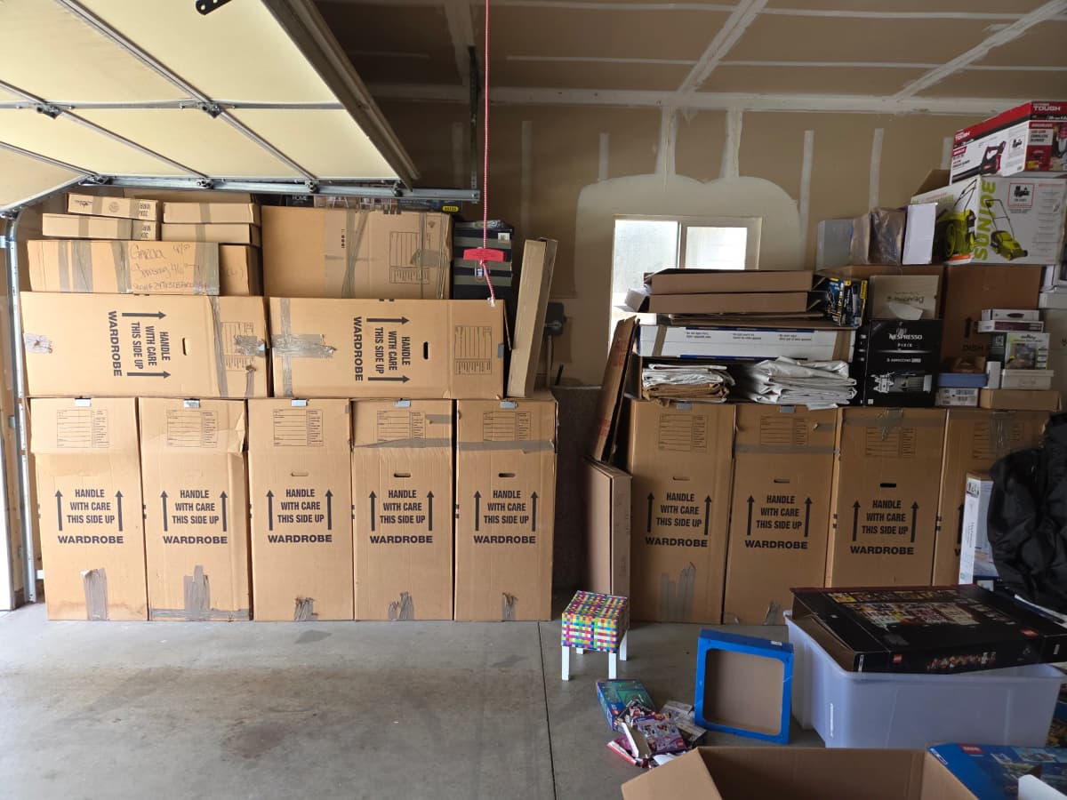 Like New (1x Used) 18x18x24 Moving Boxes