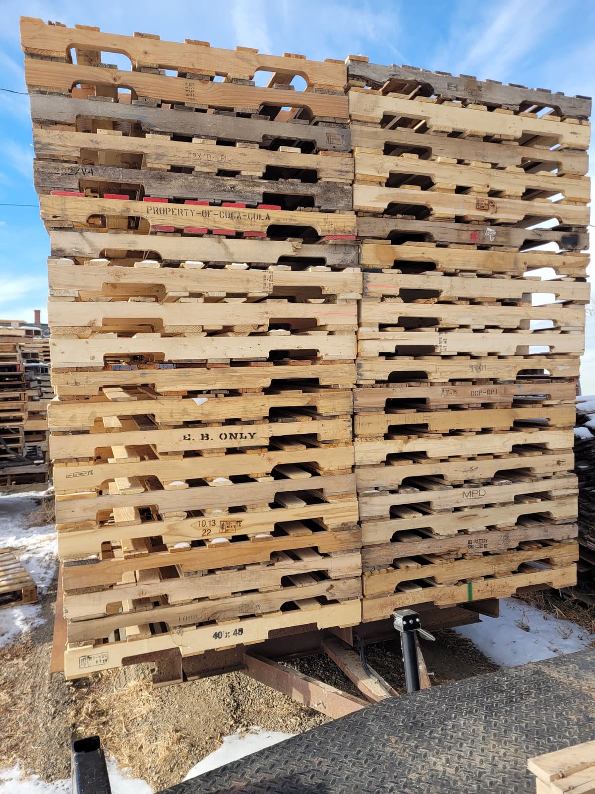 Repaired Grade A 48 x 40 Wood Pallets - Miles City, MT 59301