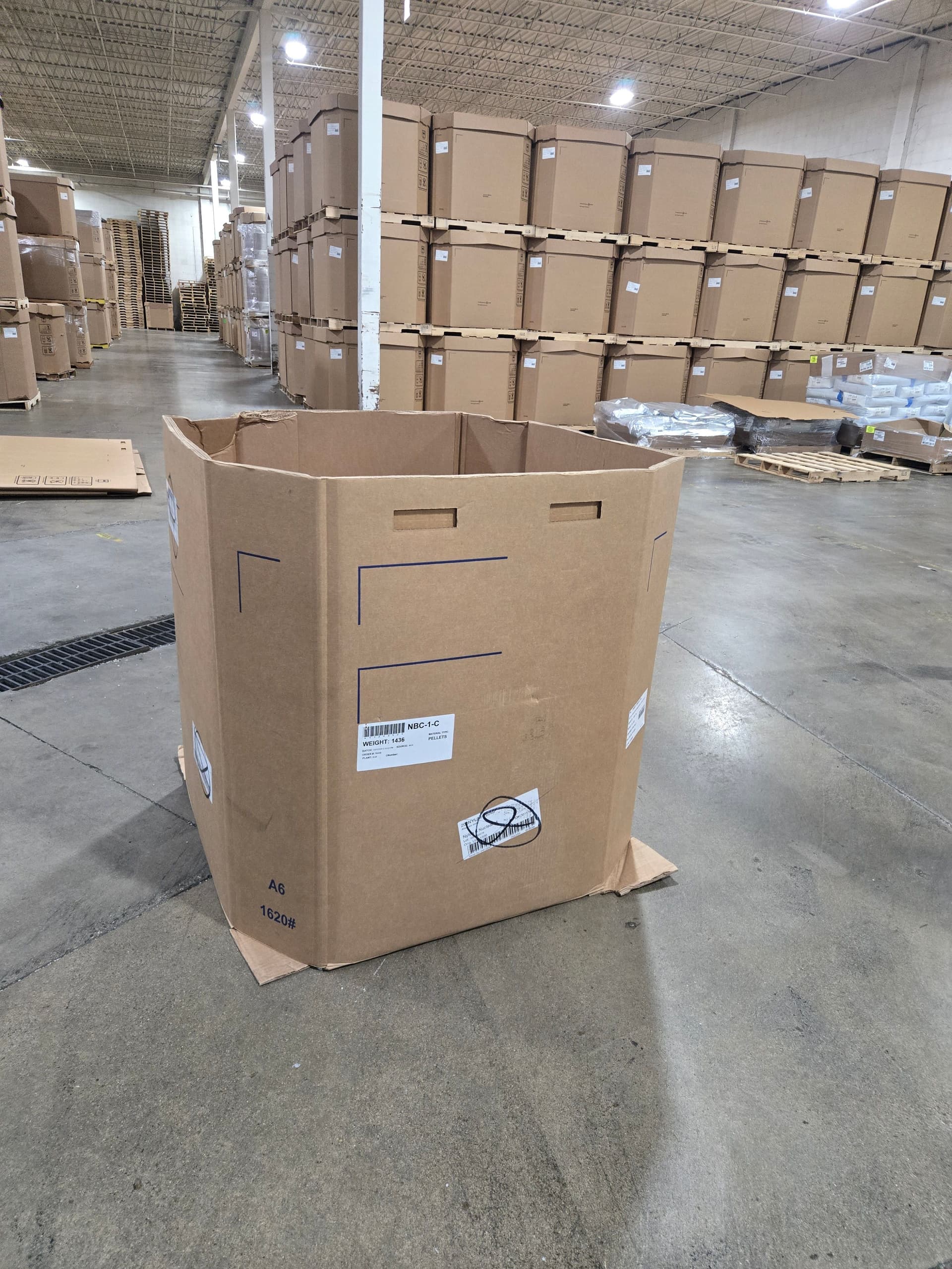 5 Wall Resin Gaylords with Lids - Madison WI 53711