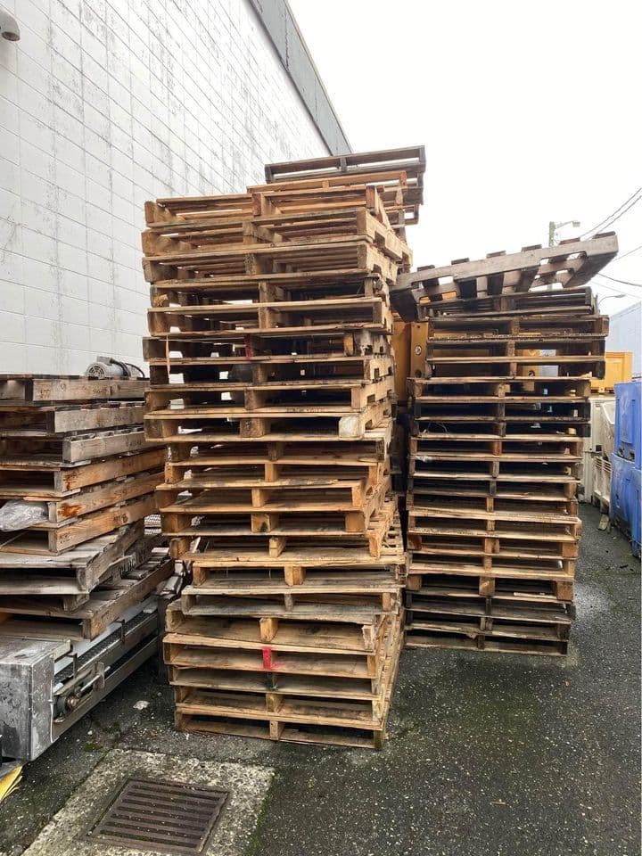 48 x 40 Used 2-Way CBA Standard Pallets - Santa Fe NM 87507