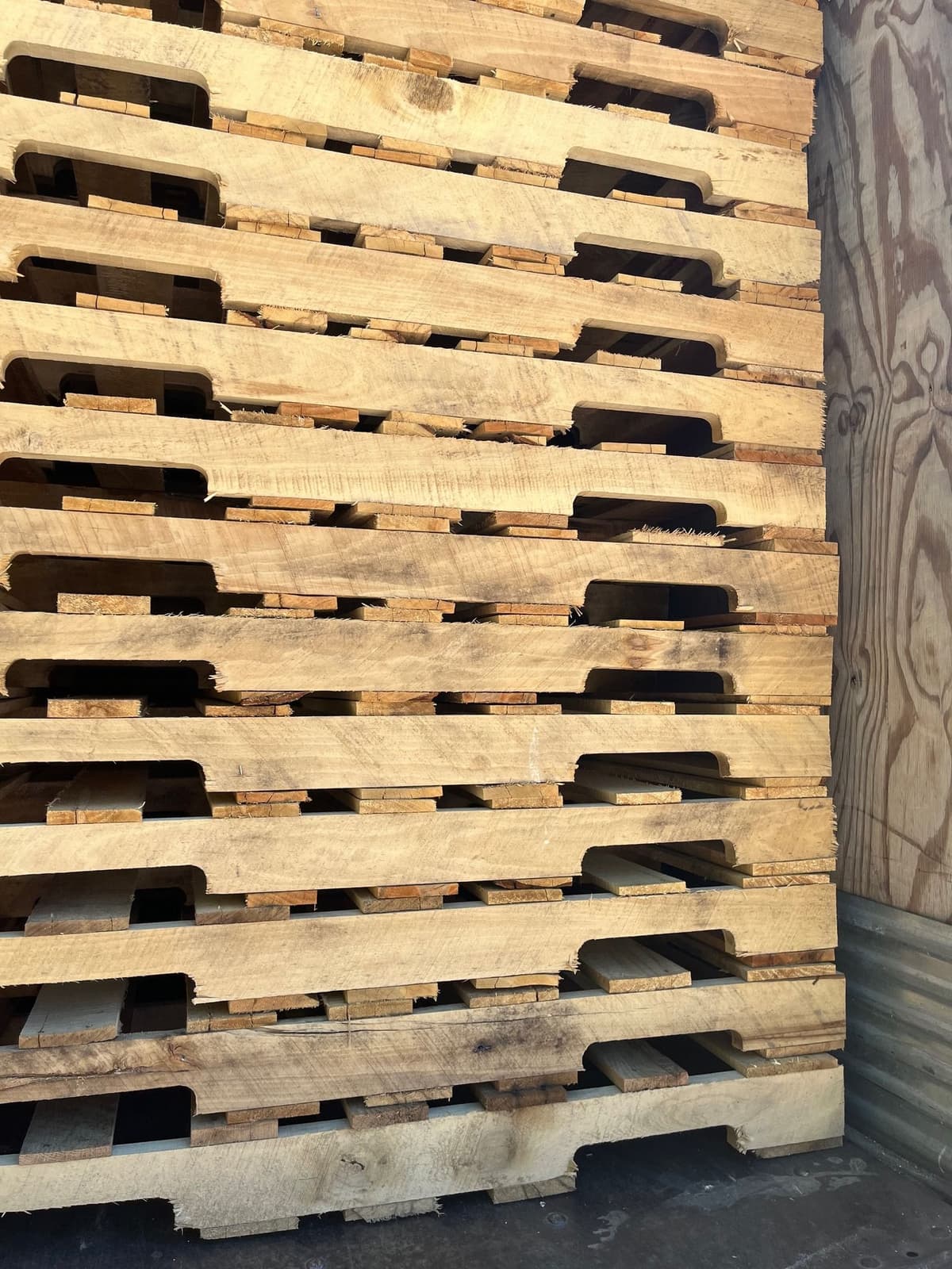 48 x 40 #1 4-way Stringer Pallets - Passaic, NJ 07055