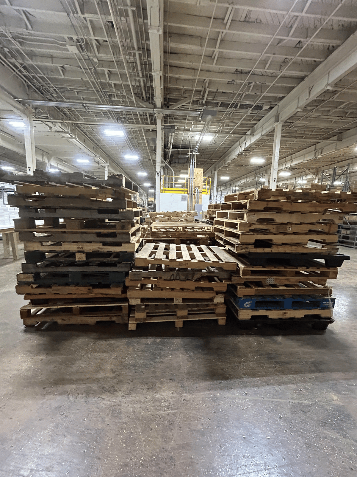 Combo 42x42x5 4 Way Mixed Hardwood Pallets - bethpage, NY 11714