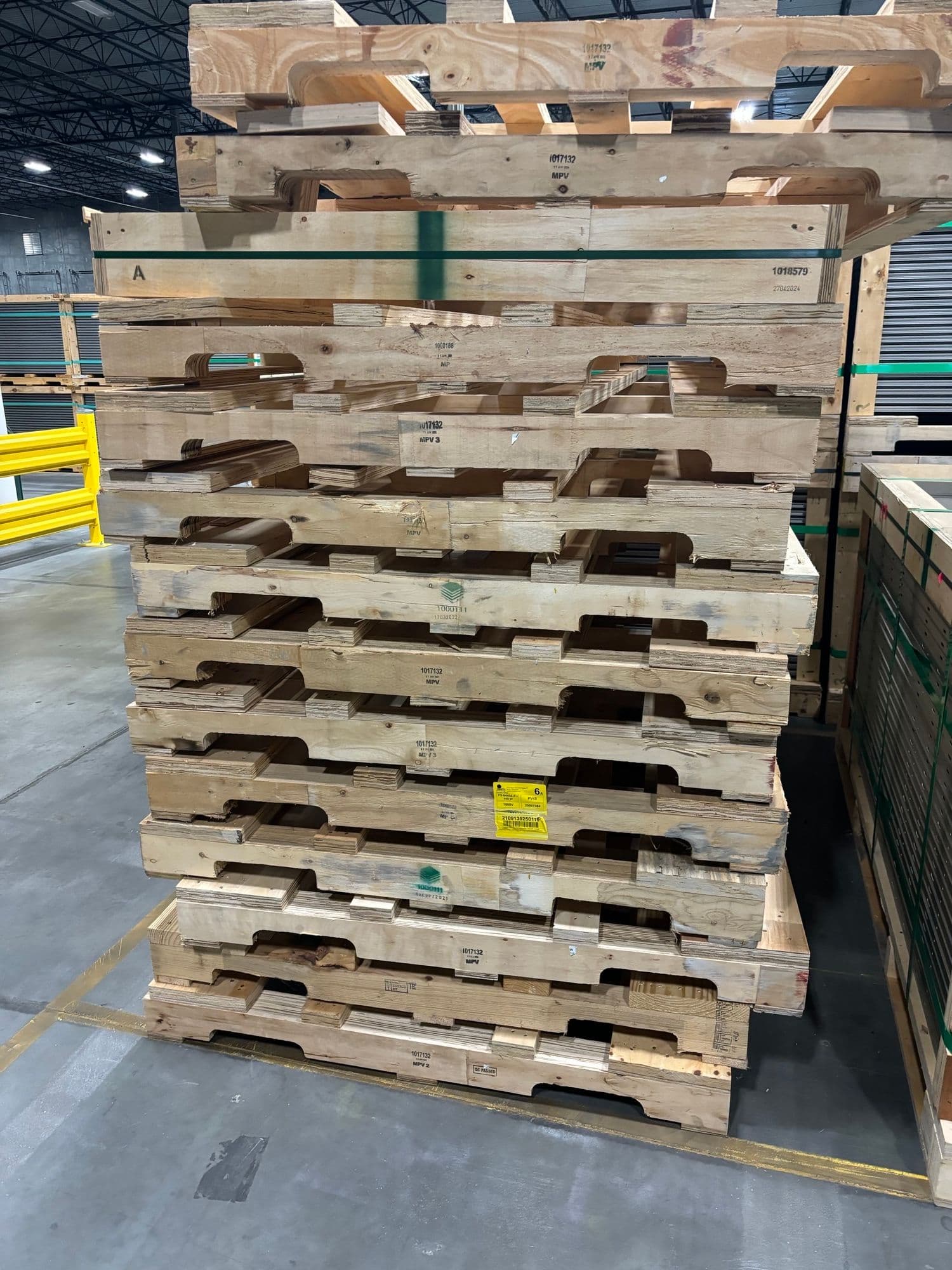 Used 51 x 80 Wood Pallets - Greenville, SC 29601