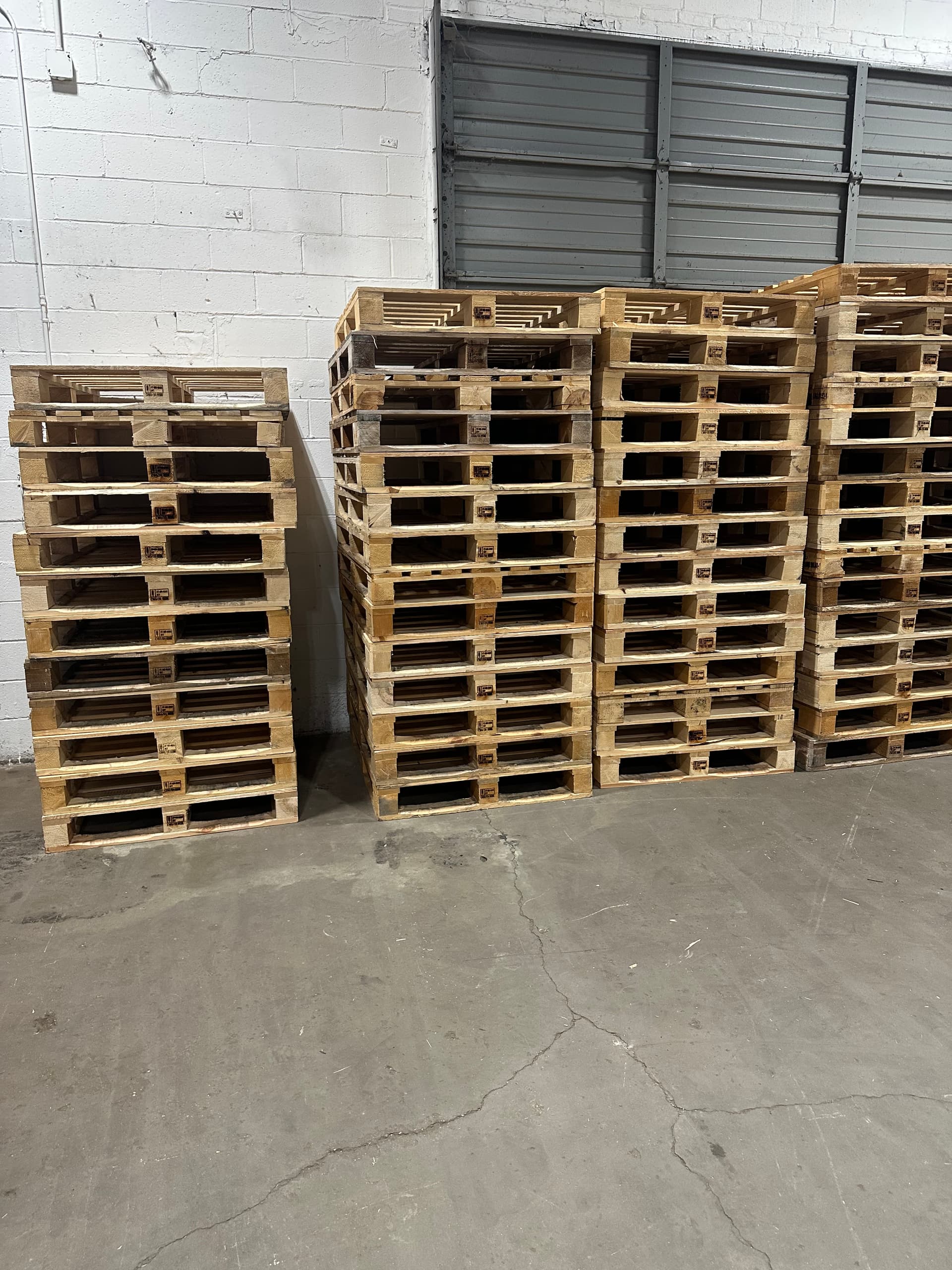 Grade A 40x39 Pallets - East Rutherford, NJ 07073