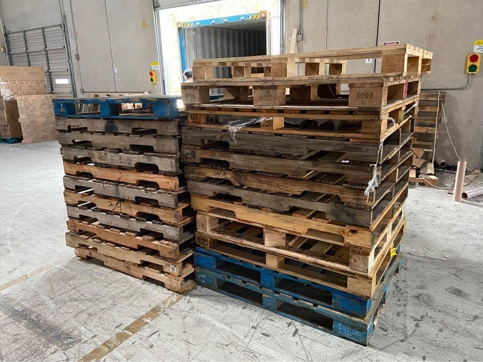 Mix of 48 x 40 Stringer & Block Pallets - Bessemer AL 35022