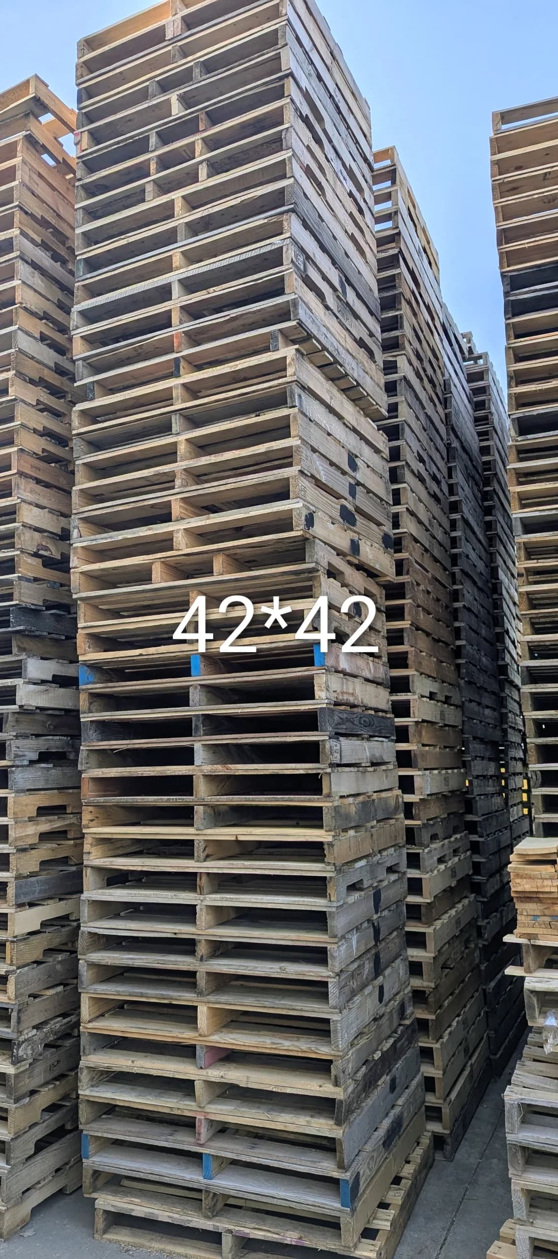 Grade A 42x42x6 Pallets - Brownstown, IN 47220