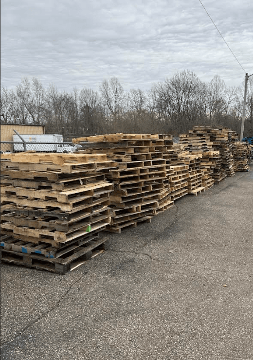 Used 48 x 40 Wood Pallets - Jackson, TN 38301