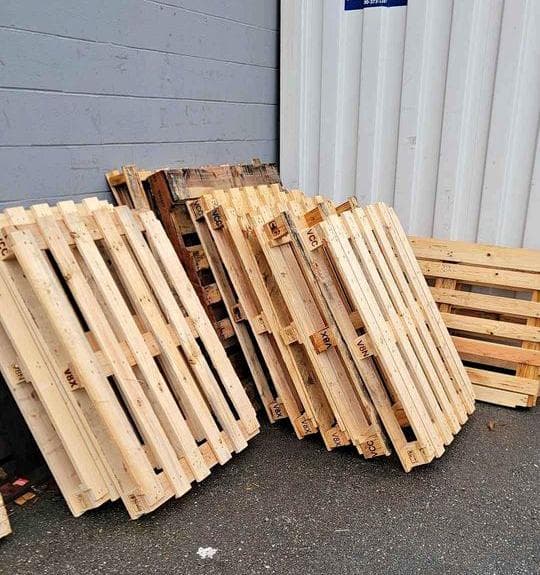 48 x 40 Used 4-Way Standard Pallets - Greensboro NC 27401