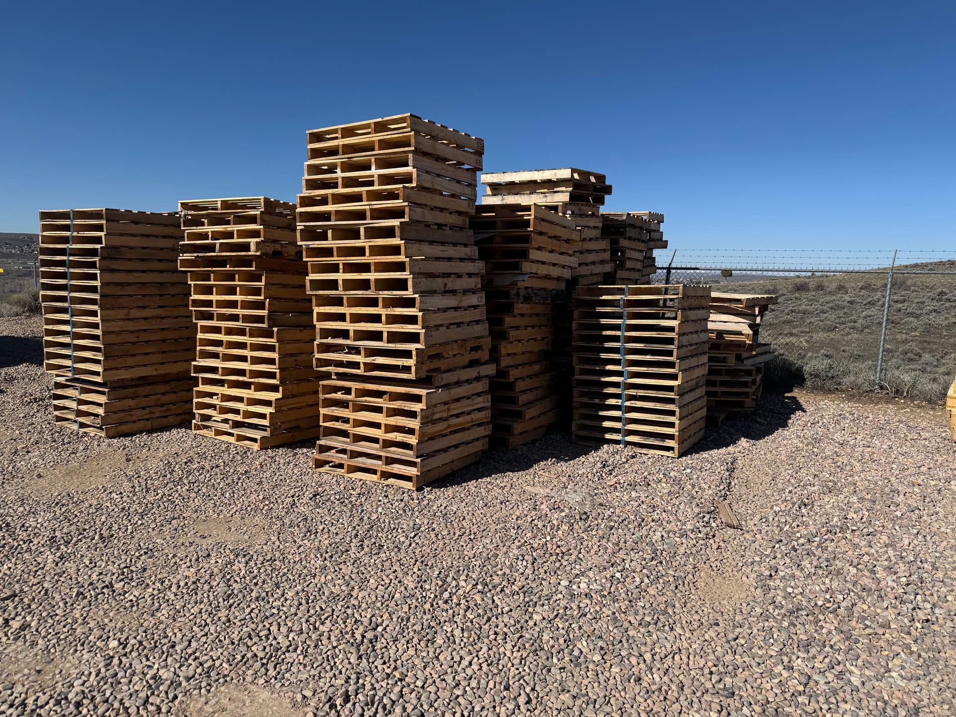 42x42 Grade B Pallet- 2 Way- Evanston WY 82930