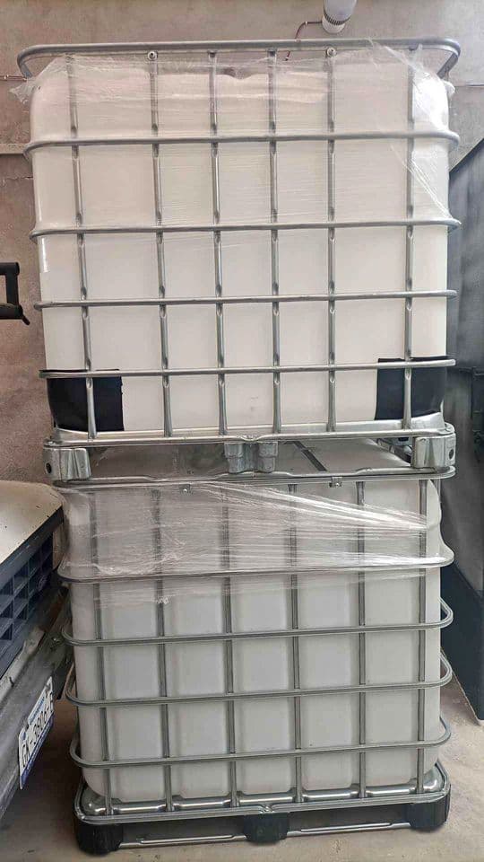 Full Truckload of Used 330 Gallon IBC Tanks - Sioux Falls, SD 57103