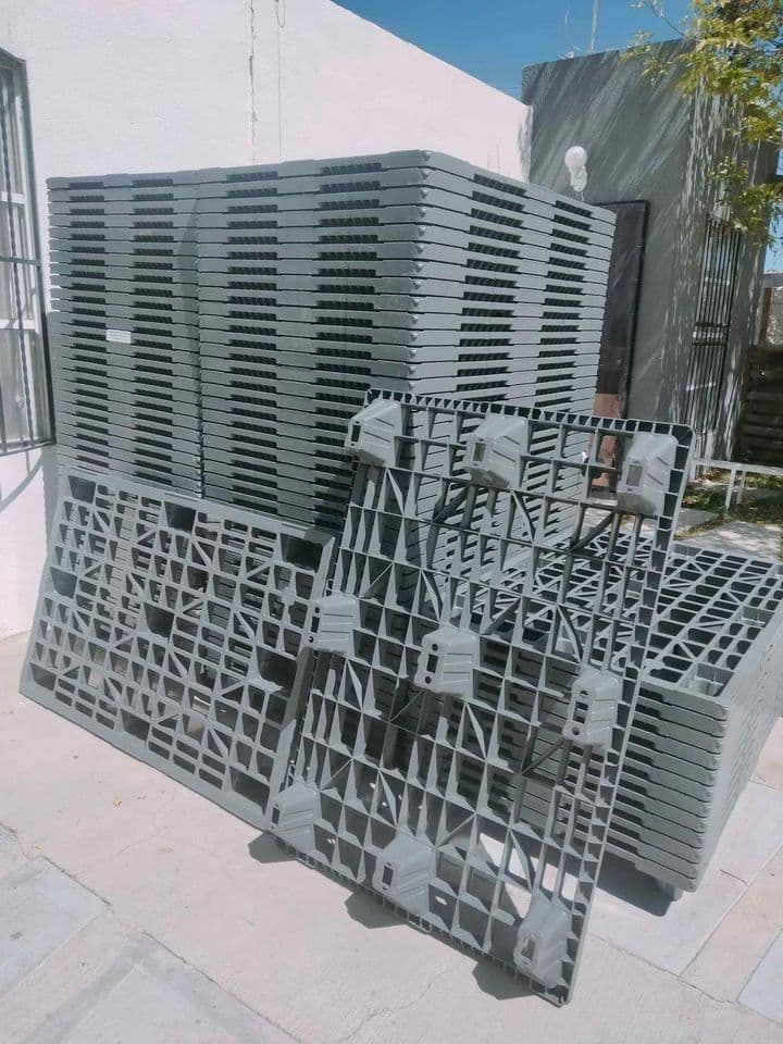 Nestable 1200 x 800 Euro Plastic Pallets - Lynnwood WA 98036