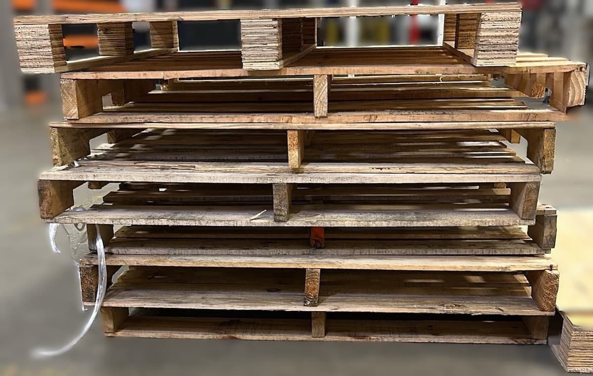 Grade A 48x40x6 Pallets - Auburn Hills, MI 48326