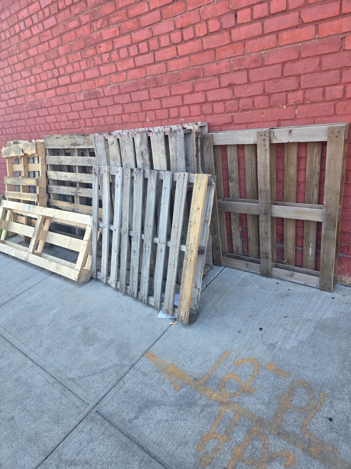 Grade C Pallets - Brooklyn, NY 11208