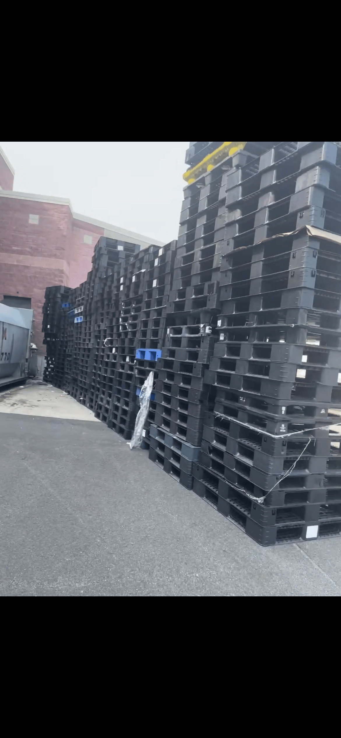 Used 48x40x6 Stackable 4 Way Plastic Pallets - Plainfield, NJ 07061
