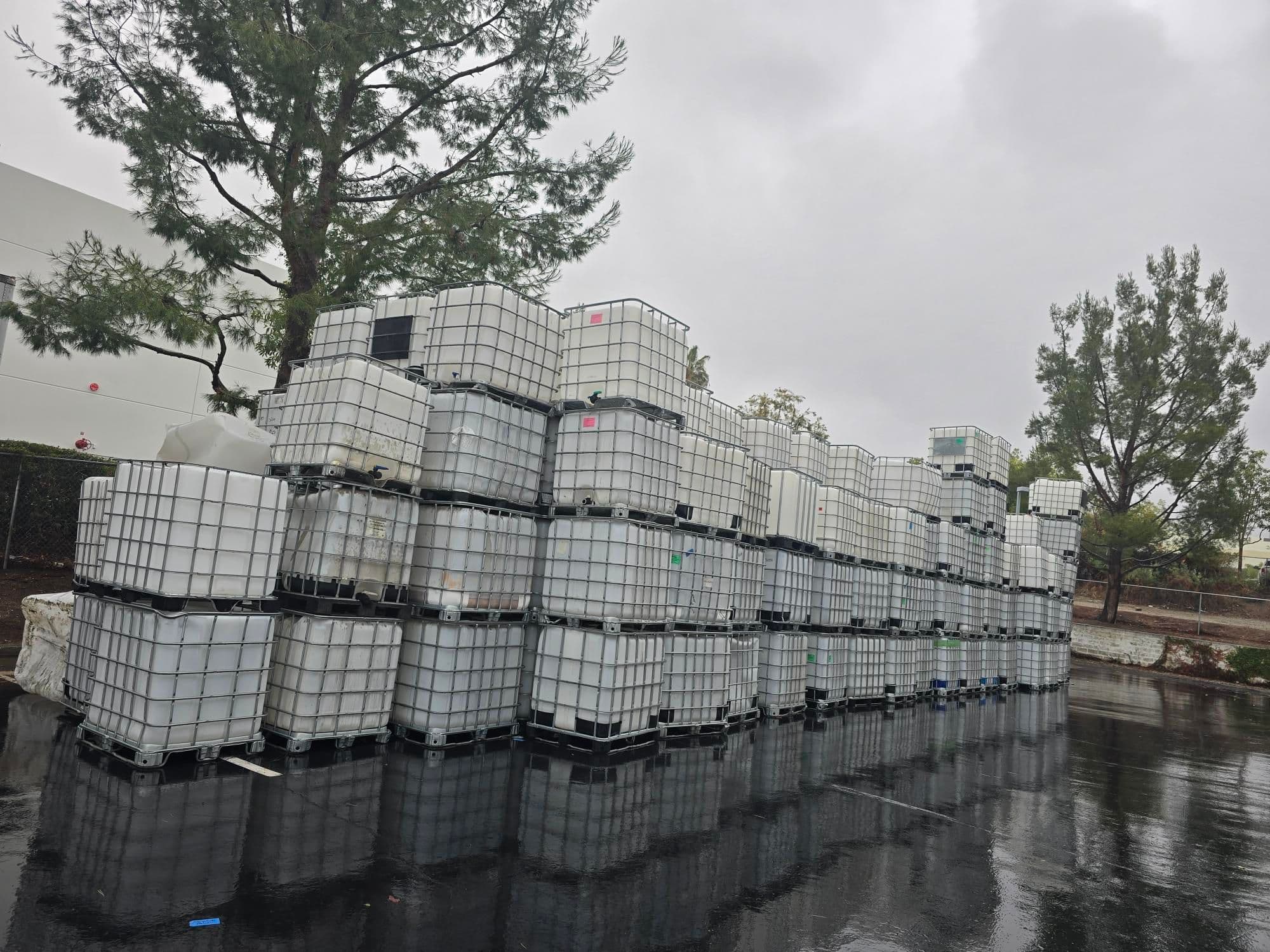 Used 275 Gallon Food Grade IBC Totes - Riverside, CA 92507