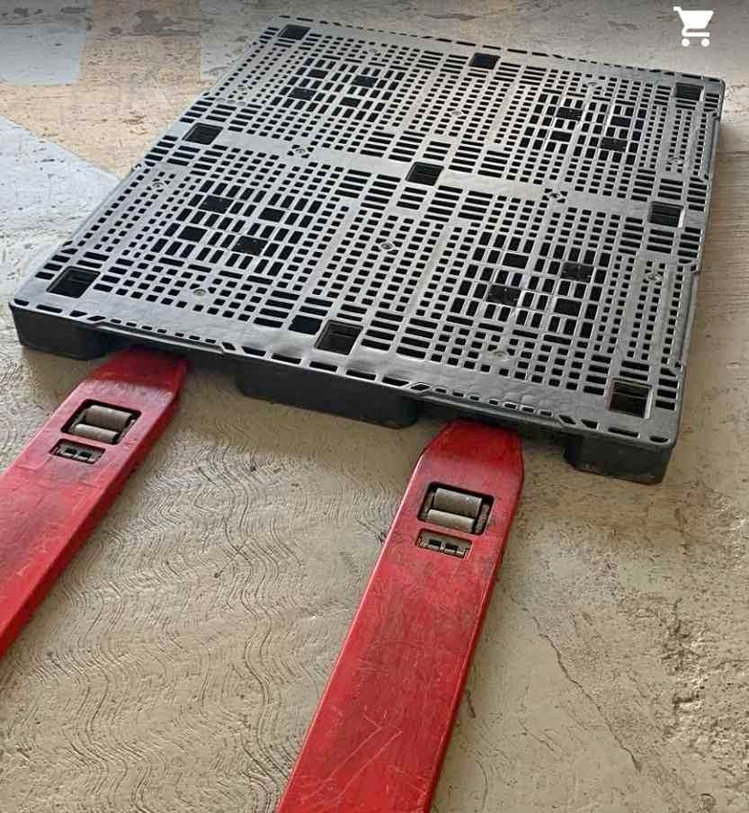 Used 48 x 40 Plastic Shipping Pallets - Fort Dodge, IA 50501