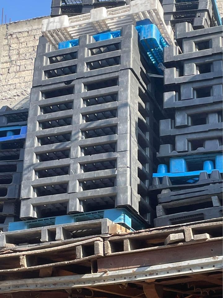 40" x 48" Three-Runner Plastic Pallets - Cheyenne WY 82002