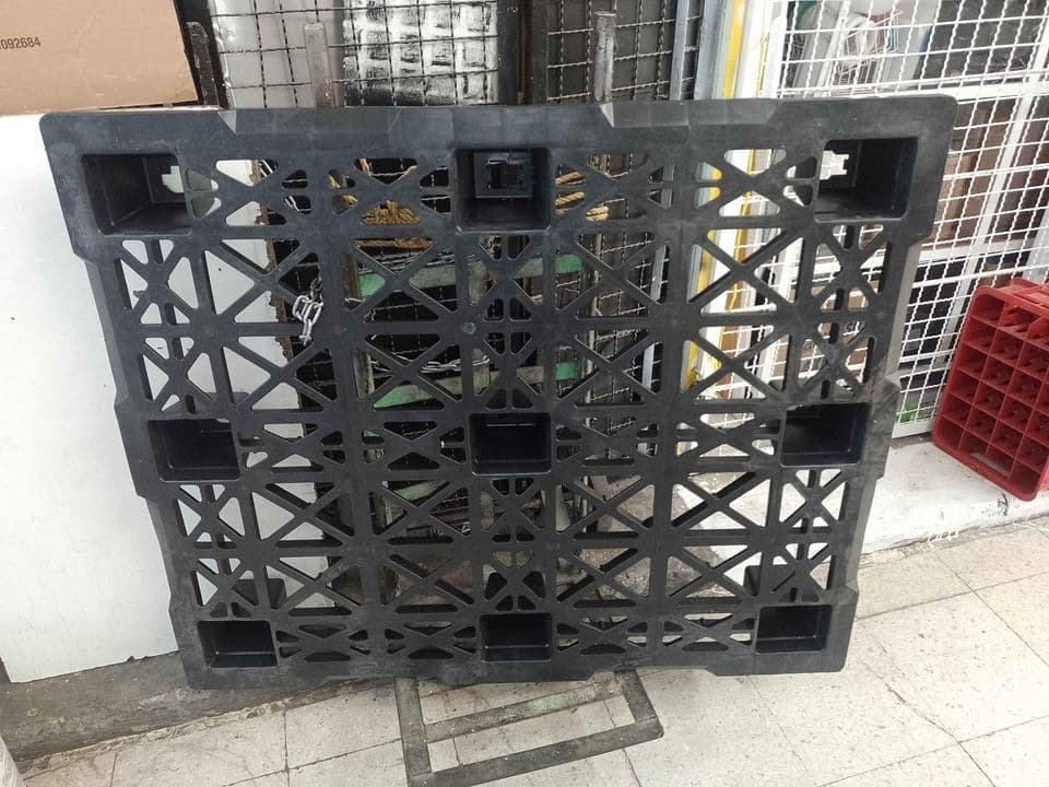 Used Nestable Plastic Pallets 48" x 40" - Mandan ND 58554