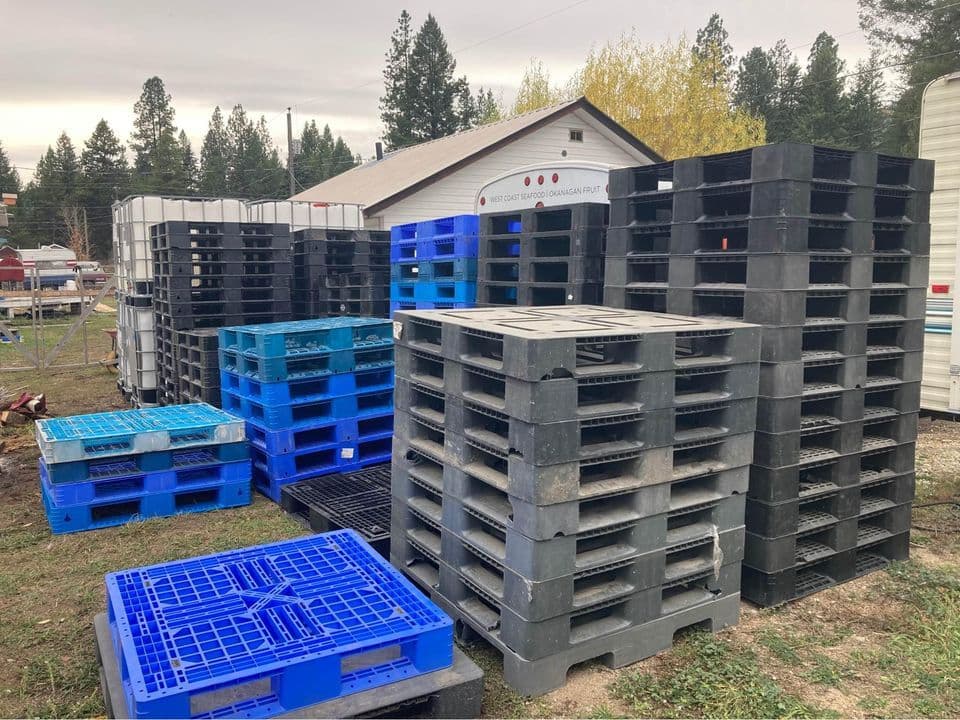 48 × 40 Plastic Pallets - Newark DE 19713