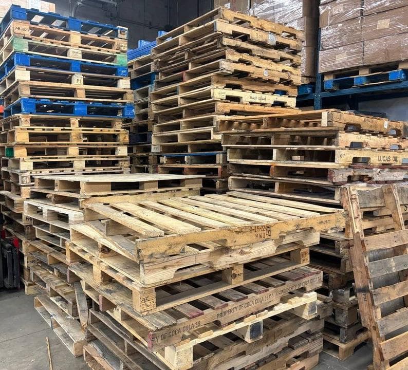 48 x 40 Used 2-Way Stringer Pallets - Hartford CT 06105