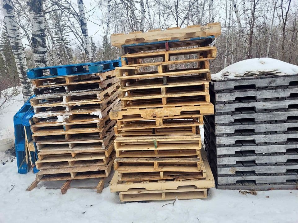 1000 x 1200 Used 2-Way Stringer Pallets - Lilburn GA 30047
