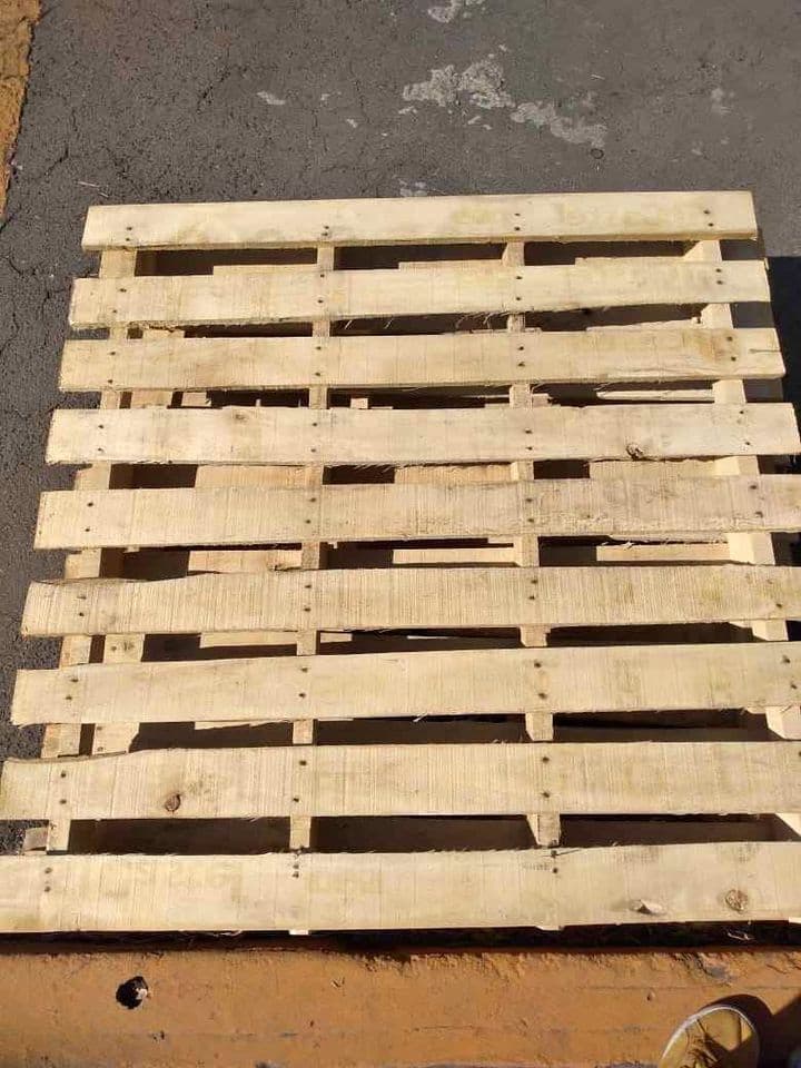48 x 48 Used Winged Stringer Pallets - Everett WA 98208