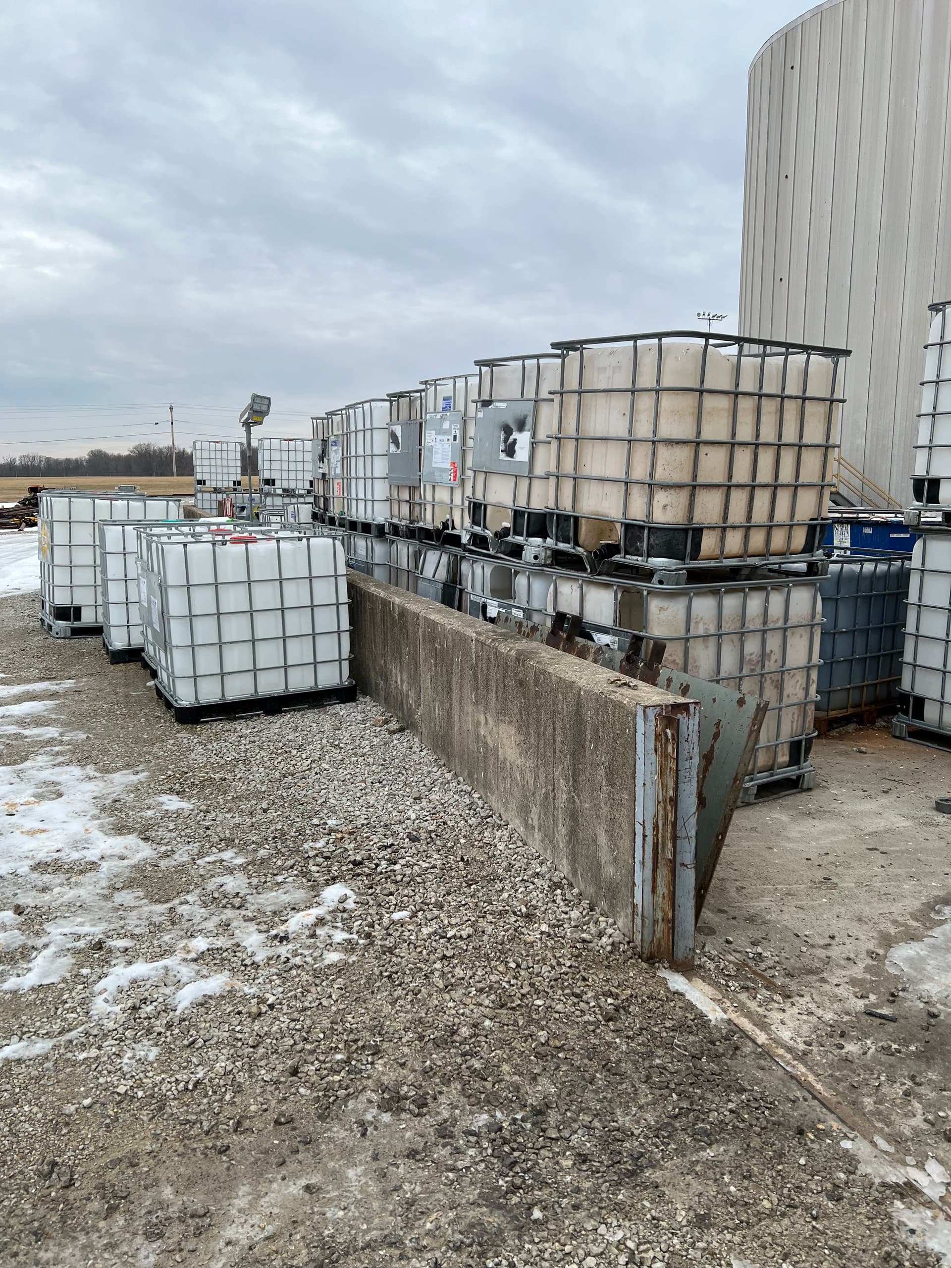 Used 275 Gallon IBC Totes - Morgantown, WV 26501