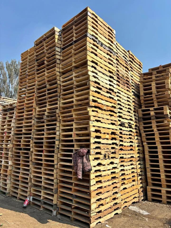 Repaired Grade B 48 x 40 Wood Pallets - Plant City, FL 33563