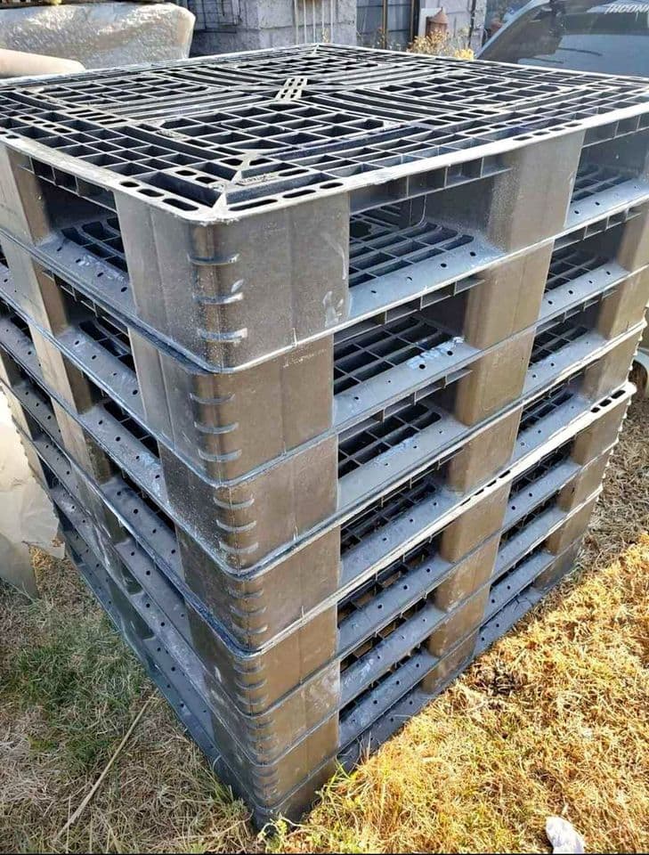Used Plastic Pallets 43 x 43 - Dacula GA 30019