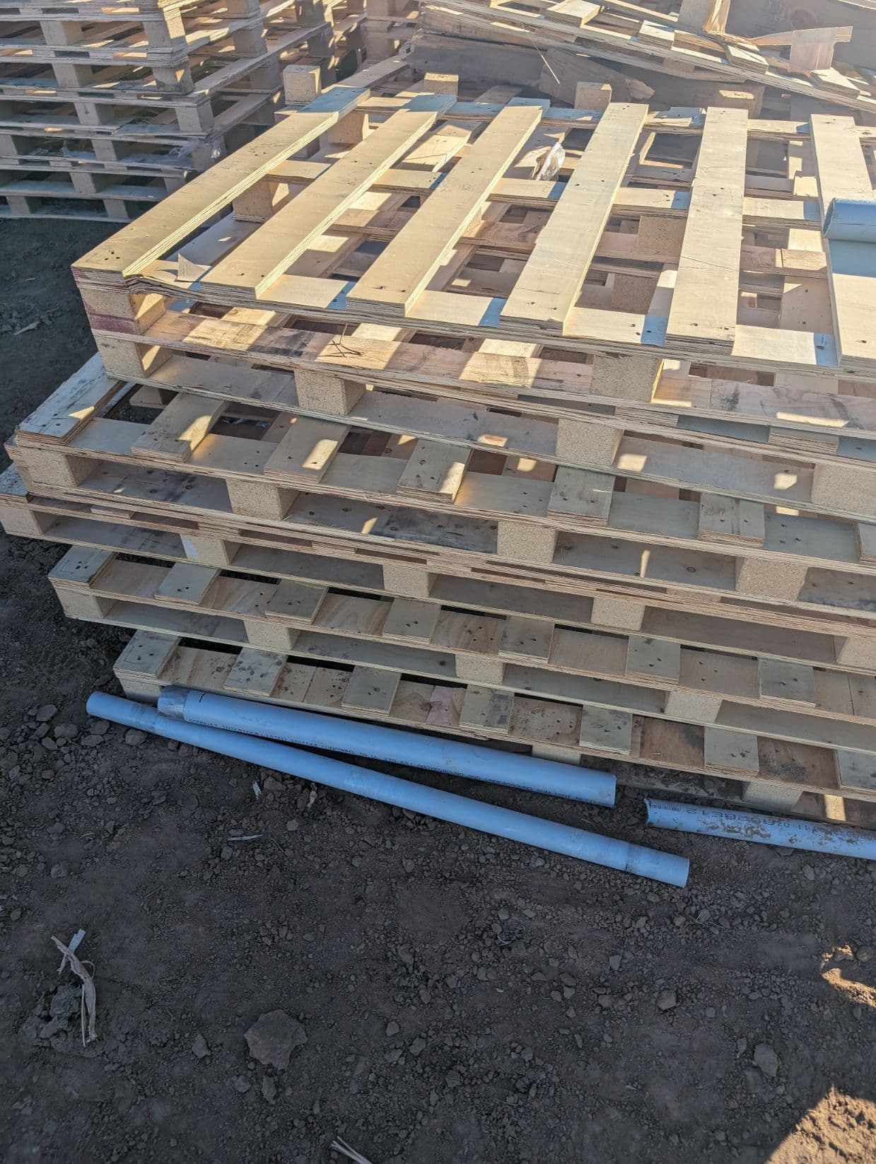 Used 84Lx45W Solar Pallets - Englewood, CO 80112