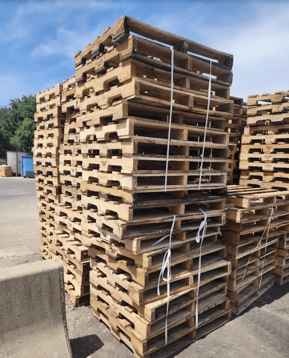 New condition 45 x 36 Wood Pallets - Dallas TX 