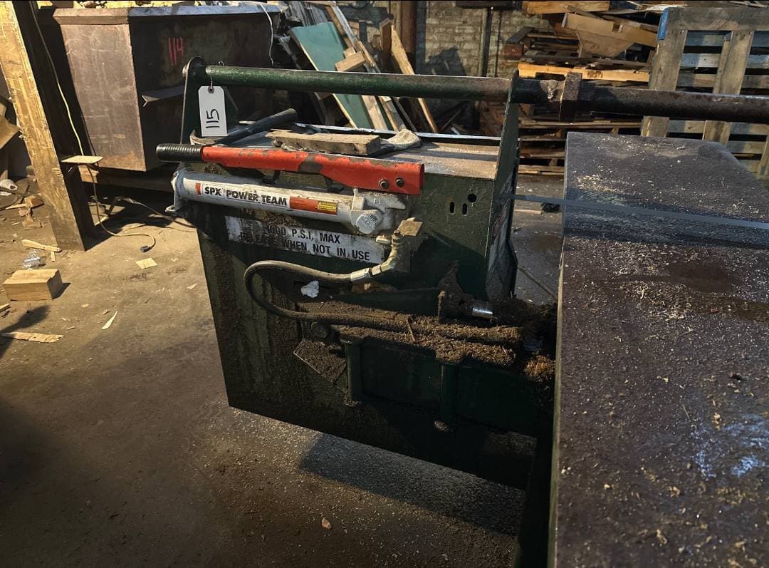 Used Pallet Dismantler